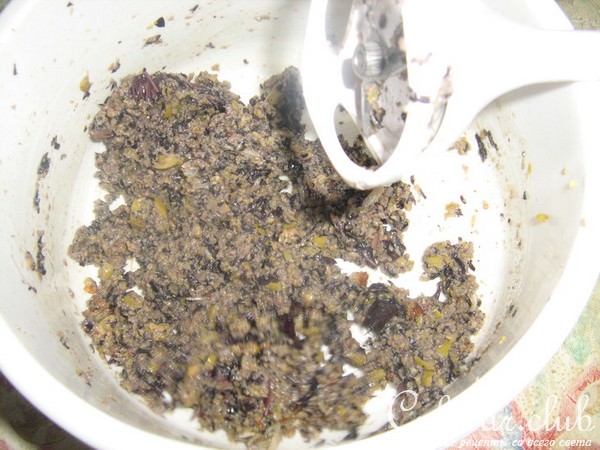 Закуска из молодых кабачков с оливадой. 
