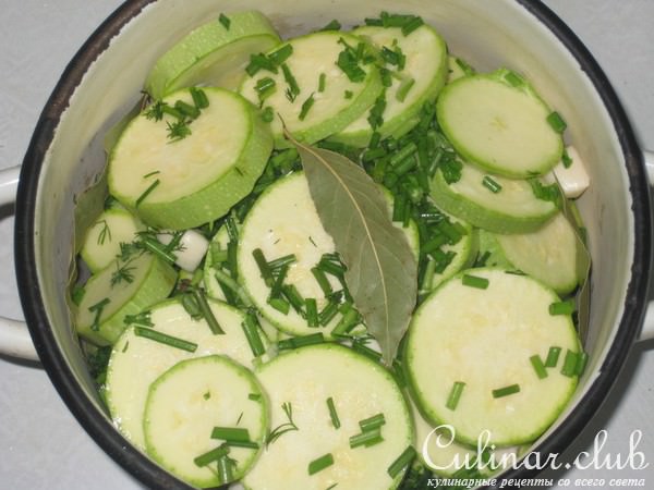 Закуска из кабачков за сутки.