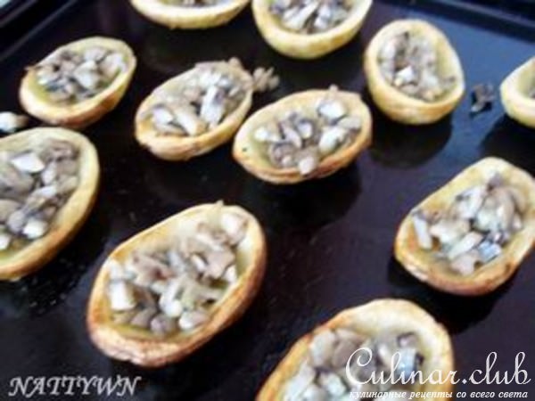 Картофельные лодочки с грибной начинкой.