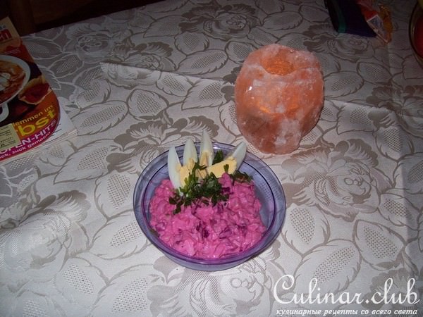 Салат из селёдки со свеклой.