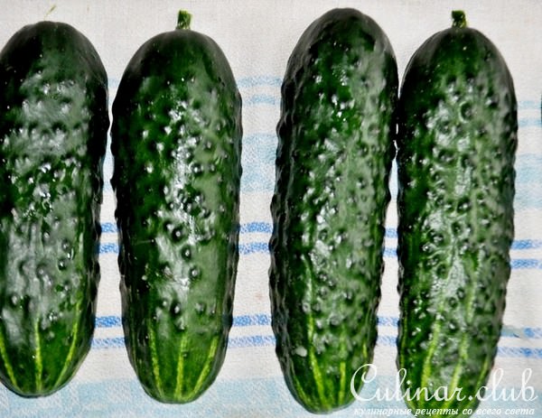 Закуска из огурцов ,фаршированных горбушей(лососем)