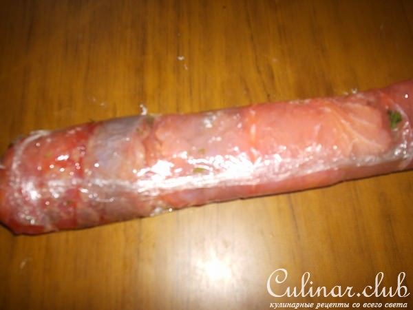 рулет из семги с творожным сыром и редисом