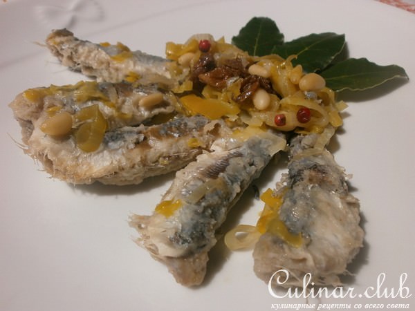 Сардины в кисло - сладком луковом маринаде (Sarde in saor)