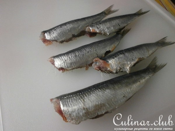 Сардины в кисло - сладком луковом маринаде (Sarde in saor)