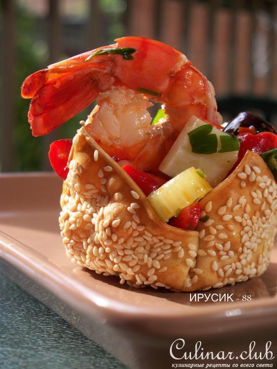 Закуска №1 креветки маринованные.Закуска№2 с лососем и огурцом! Дуэль.