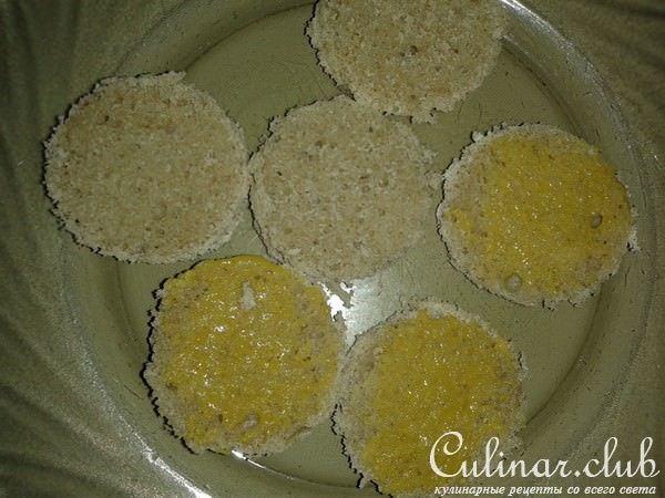 Канапе с клюквенным желе на рыбном бульоне.
