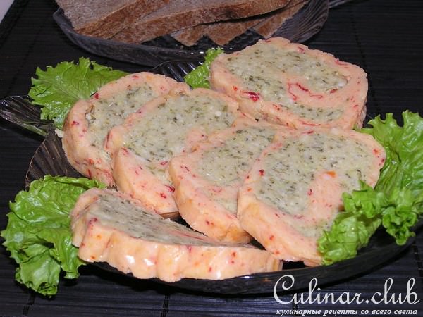 Рыбный рулет в овощной рубашке.