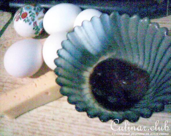 Закуски из икры и молок малосольной сельди: фаршированные яйца, "свекольная" икра и соус из молок