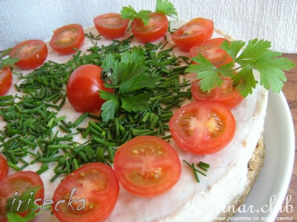 Закусочный торт с копченой рыбой