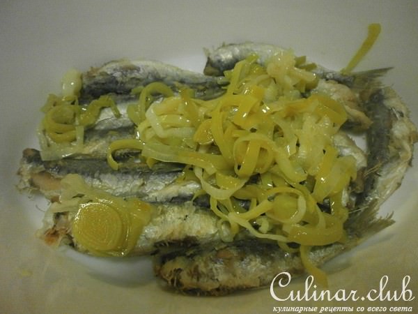Сардины в кисло - сладком луковом маринаде (Sarde in saor)