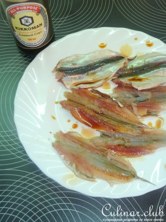 Канапе с килькой и овощами