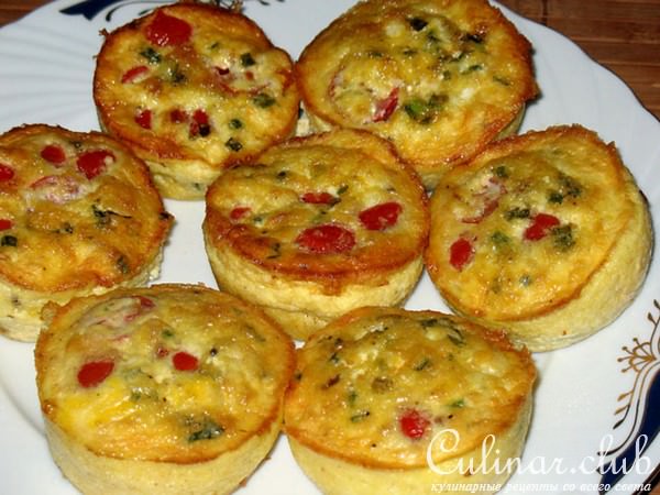 Мини-Фриттаты с карликовыми помидорыми и сыром Фета