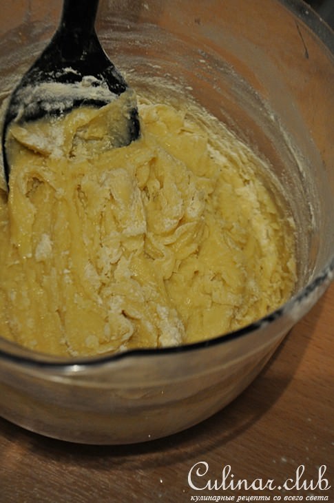Пирог с заварным кремом и яблоками в карамели