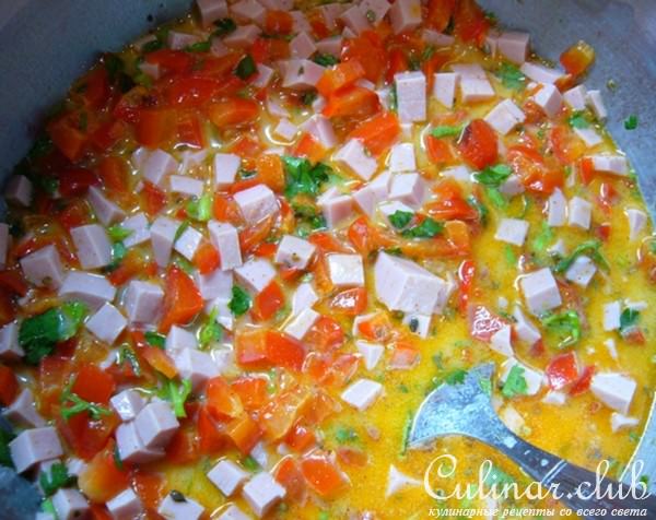 Маффины из омлета с колбасой и сладким перцем
