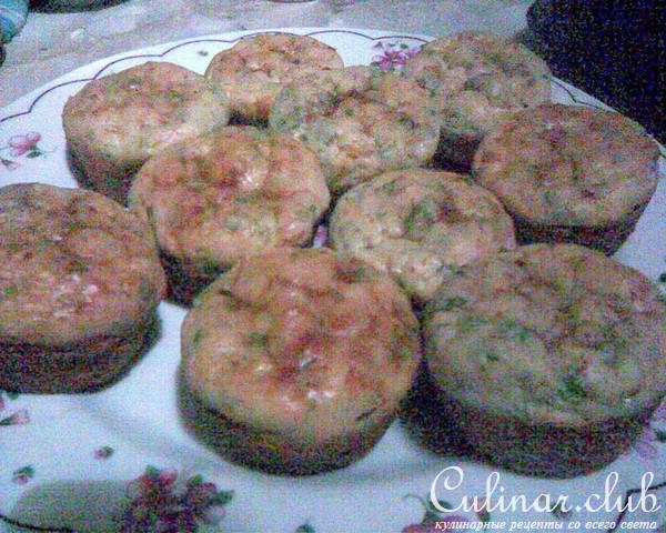Закусочные сырные маффины с чесночно-копченой ноткой 
