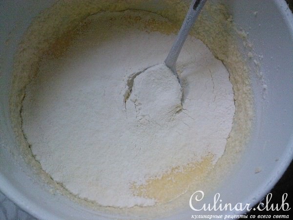 "многовкусовой" пирог с ореховой начинкой