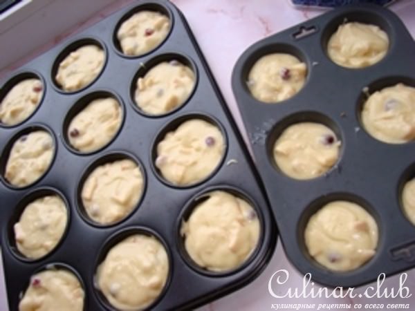 Маффины с яблоками и клюквой