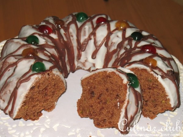 Шоколадный кекс с фисташками.