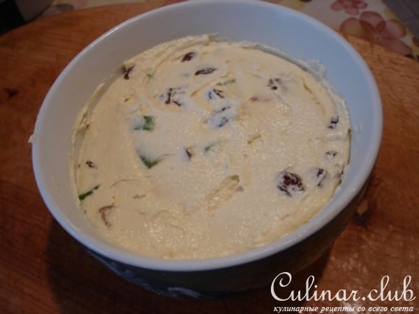 Пасхальный кекс с цукатами