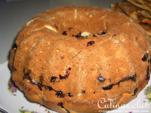 Лимонный кекс с черной смородиной