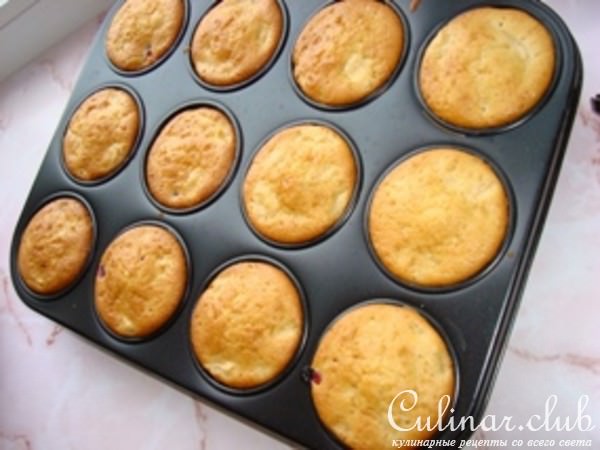 Маффины с яблоками и клюквой