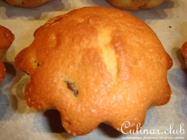 Маленькие кексы с изюмом 