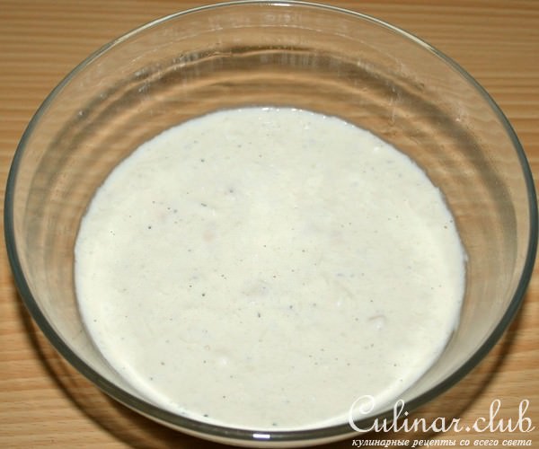 Кабачковые маффины с кедровыми орешками с соусом "Песто" из петрушки