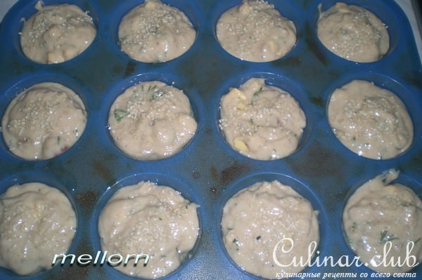 Овсяные кексы с сыром и колбасками