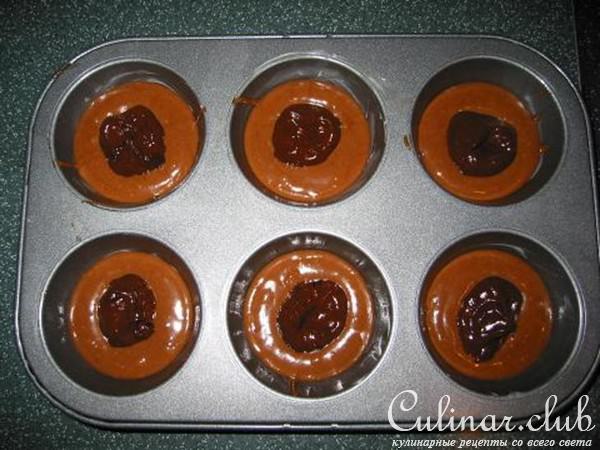 Шоколадные маффины с кофейной начинкой