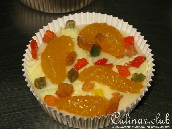 Нежнейшие кексы с мандаринами и цукатным салатом.