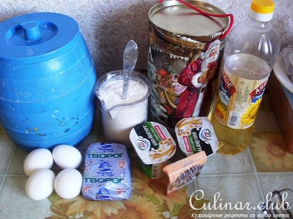 Нежный творожный кекс с черносливом.