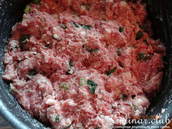 Гриль - колбаска чесночная с луком