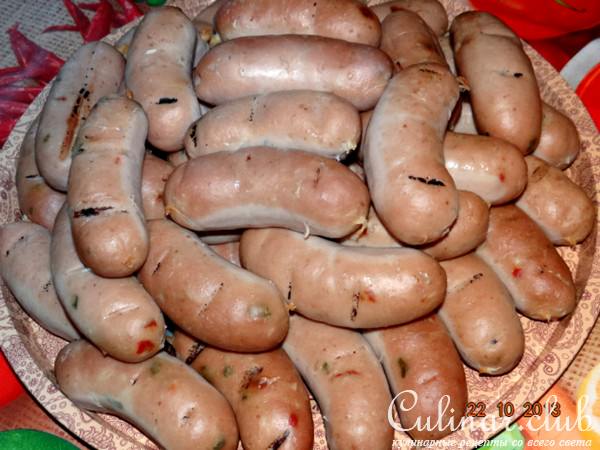 Полезные детские сардельки с паприкой