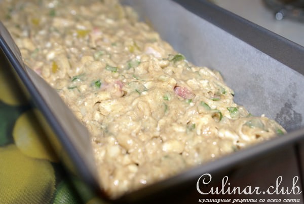 Ржаной кекс с беконом, брынзой и оливками