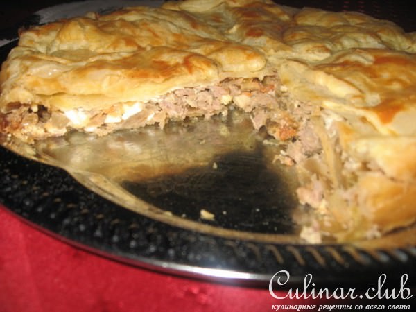 Пирог с капустой, фаршем и яйцом