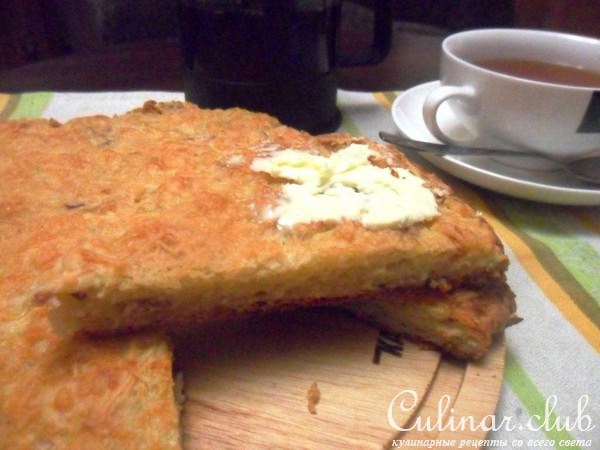 Пирог с сыром и беконом