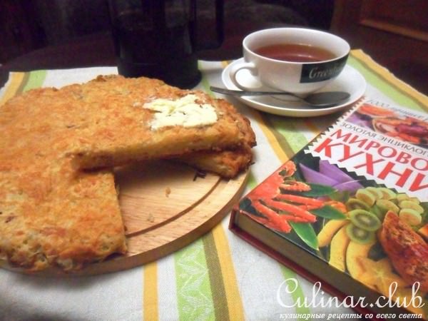 Пирог с сыром и беконом