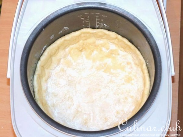 Пирог с картошкой и грибами в мультиварке