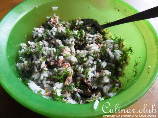 Открытый пирог с рисом и тунцом