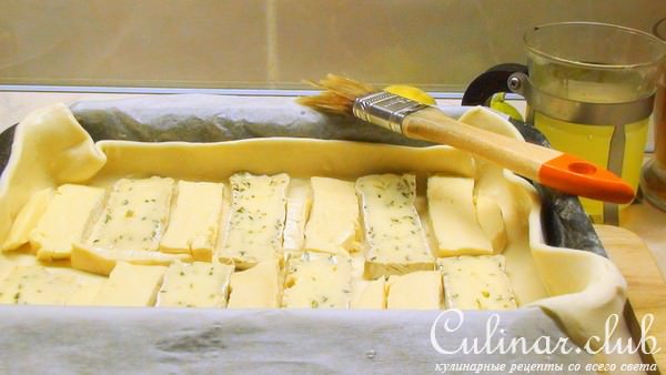 Пирог с камамбером и инжиром «Натальин день» и сырные палочки, как бонус.