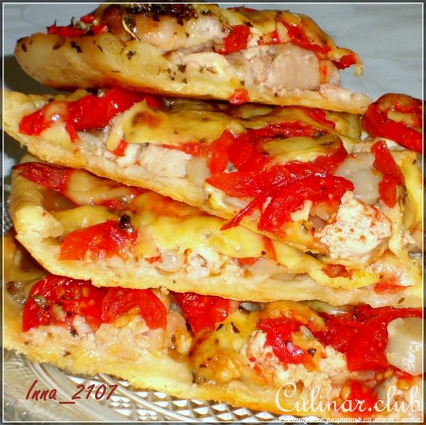 Пирог с курицей, грибами и сыром