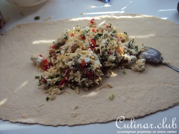 Сырная корона с фетой, салями и пепперони