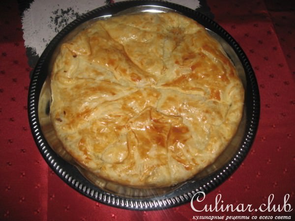 Пирог с капустой, фаршем и яйцом
