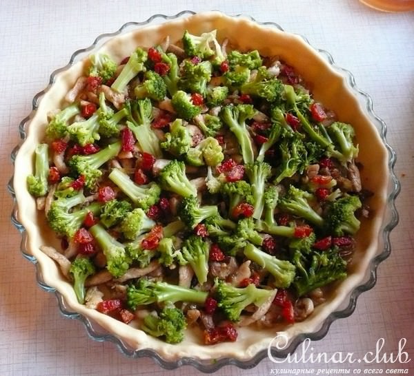 Пирог с курицей и брокколи