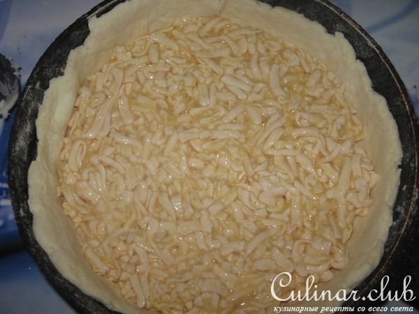 Пирог с начинкой из плавленных сырков.