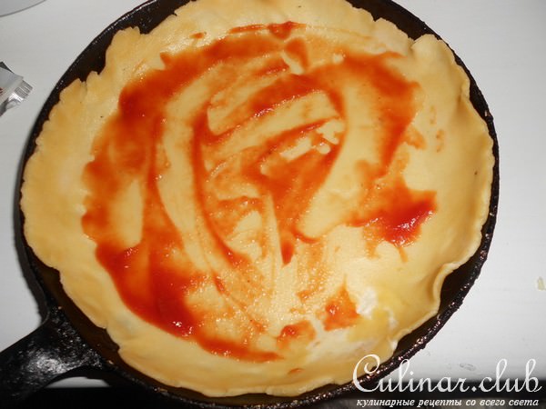 Пицца с зеленой чечевицей, оливками и помидорами черри