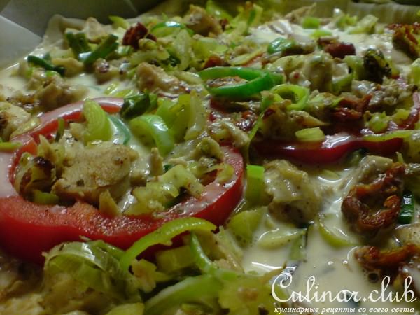 Пирог открытый с куриным мясом и перцами
