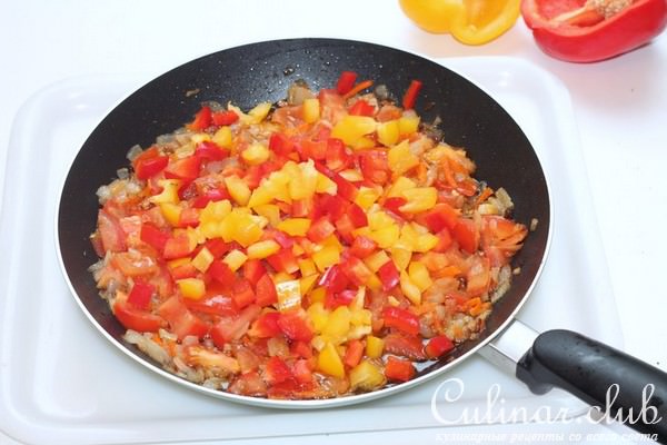 Плов с курицей в булочке 