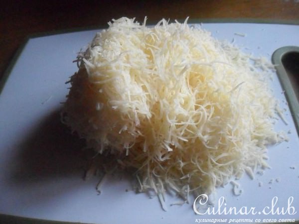 Пирог с сыром и беконом