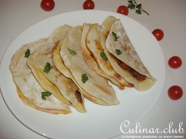 Аджарские лепёшки с бараниной